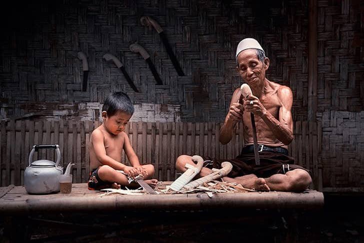 03. Fotografi Keramaian Lingkungan Desa - Karya Achmad Munasit / Asit - Design Erlistic
