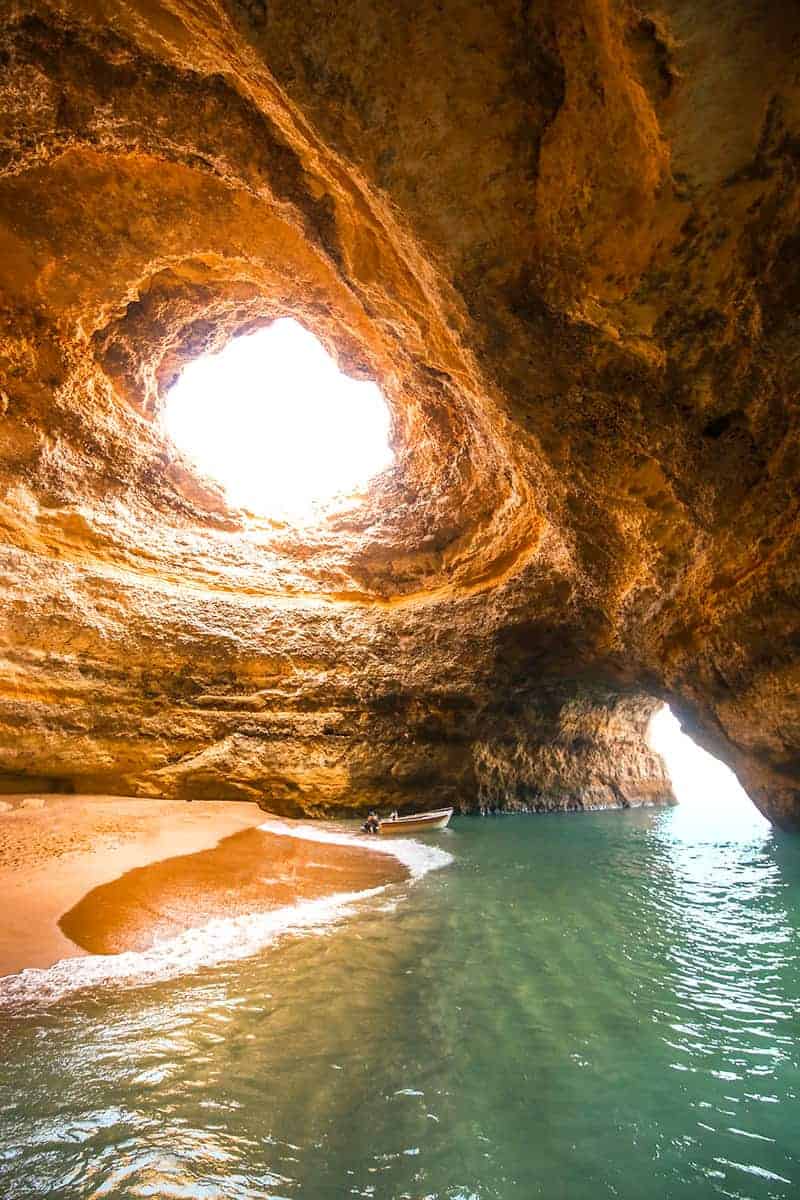 05. Photo Keliling Dunia: Benagil Cave, Portugal - Design Erlistic